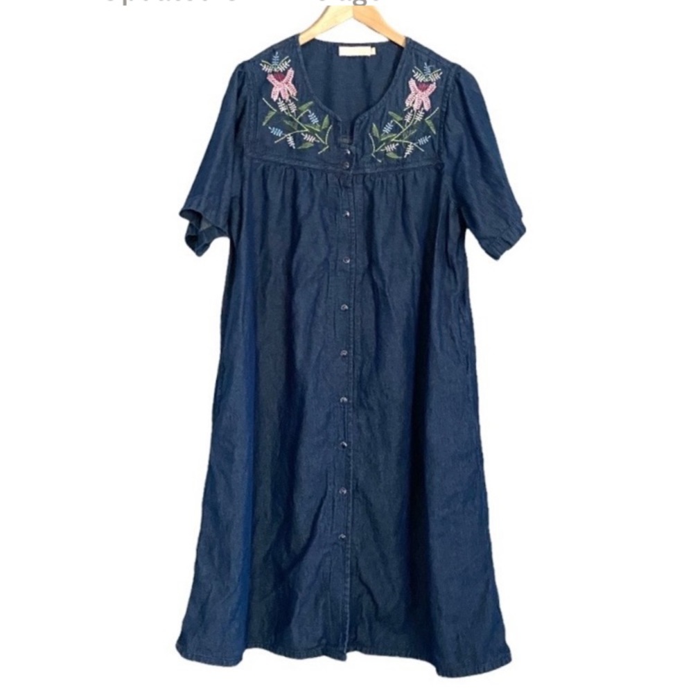Vintage 90s Denim Embroidered  Snap Front Midi Dress L Loose Fit Short Sleeve